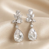Brincos Pendentes Florais em Tom de Ouro Branco