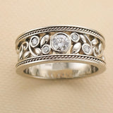 Anel Elegante com Zircónia em Tom de Ouro Branco