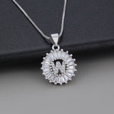 Colar com Inicial Z e Zircónia em Tom de Ouro Branco