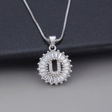Colar com Inicial Z e Zircónia em Tom de Ouro Branco