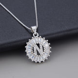 Colar com Inicial Z e Zircónia em Tom de Ouro Branco